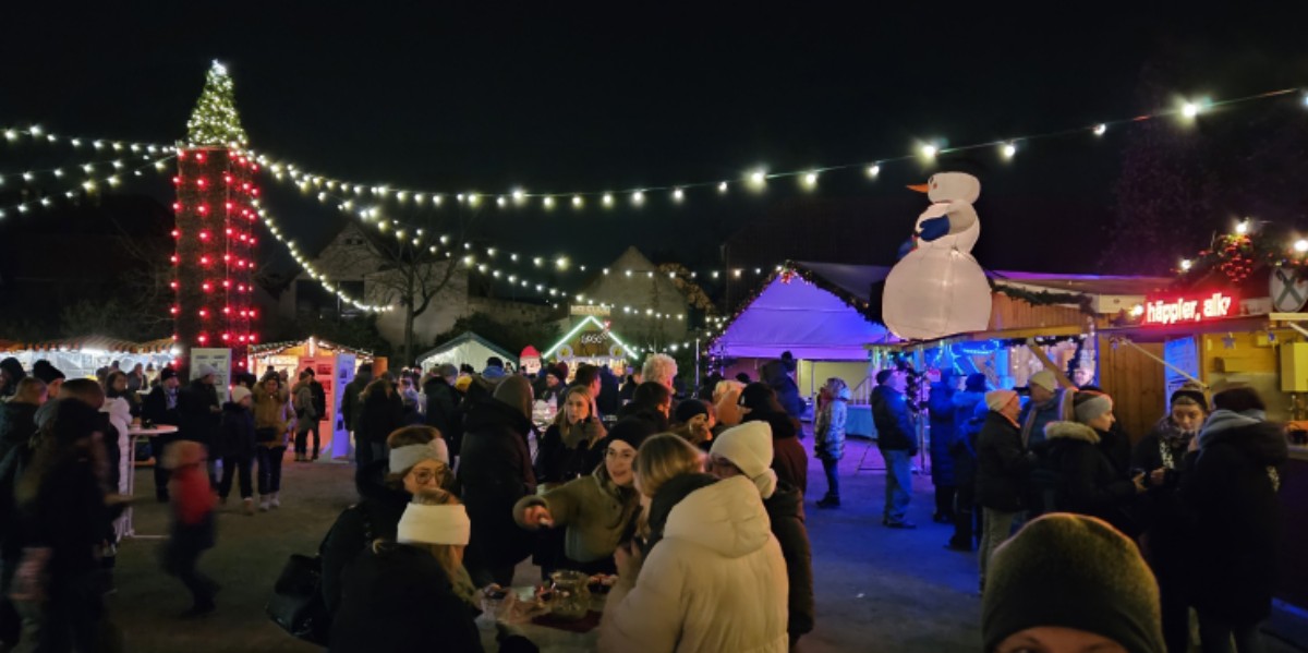 Weihnachtlicher Kerweplatz